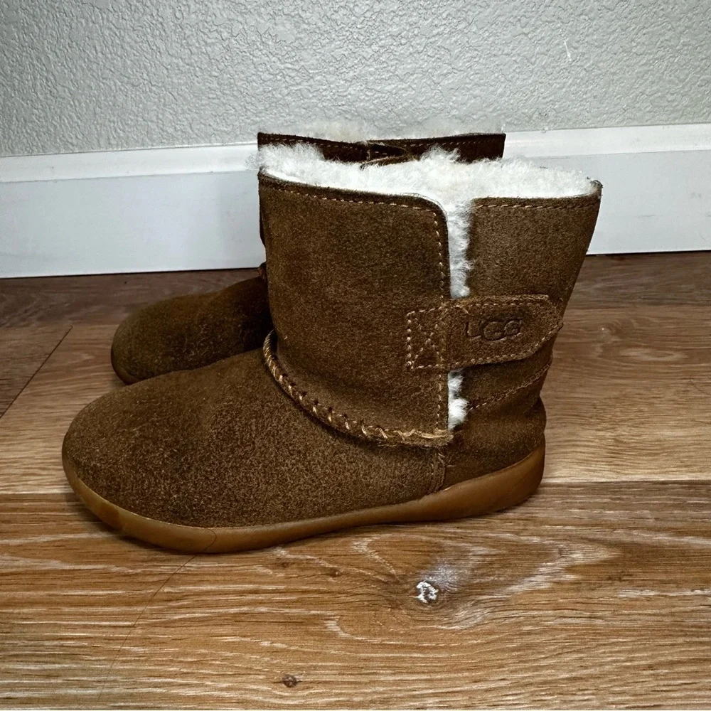 UGG Keelan II Toddler Size 9 Suede Chestnut Boots